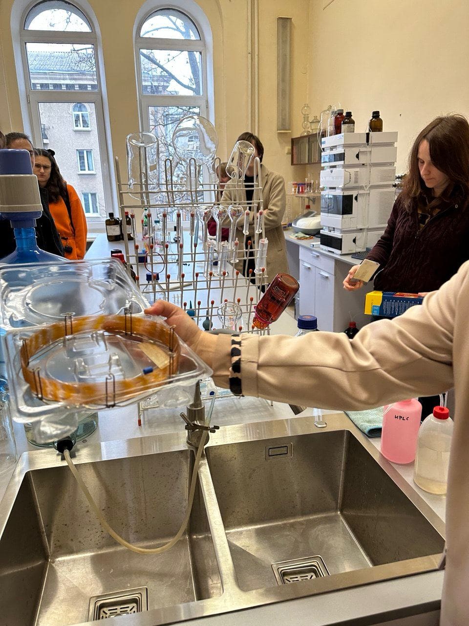 title_694aed4028d2a13521678821766518080