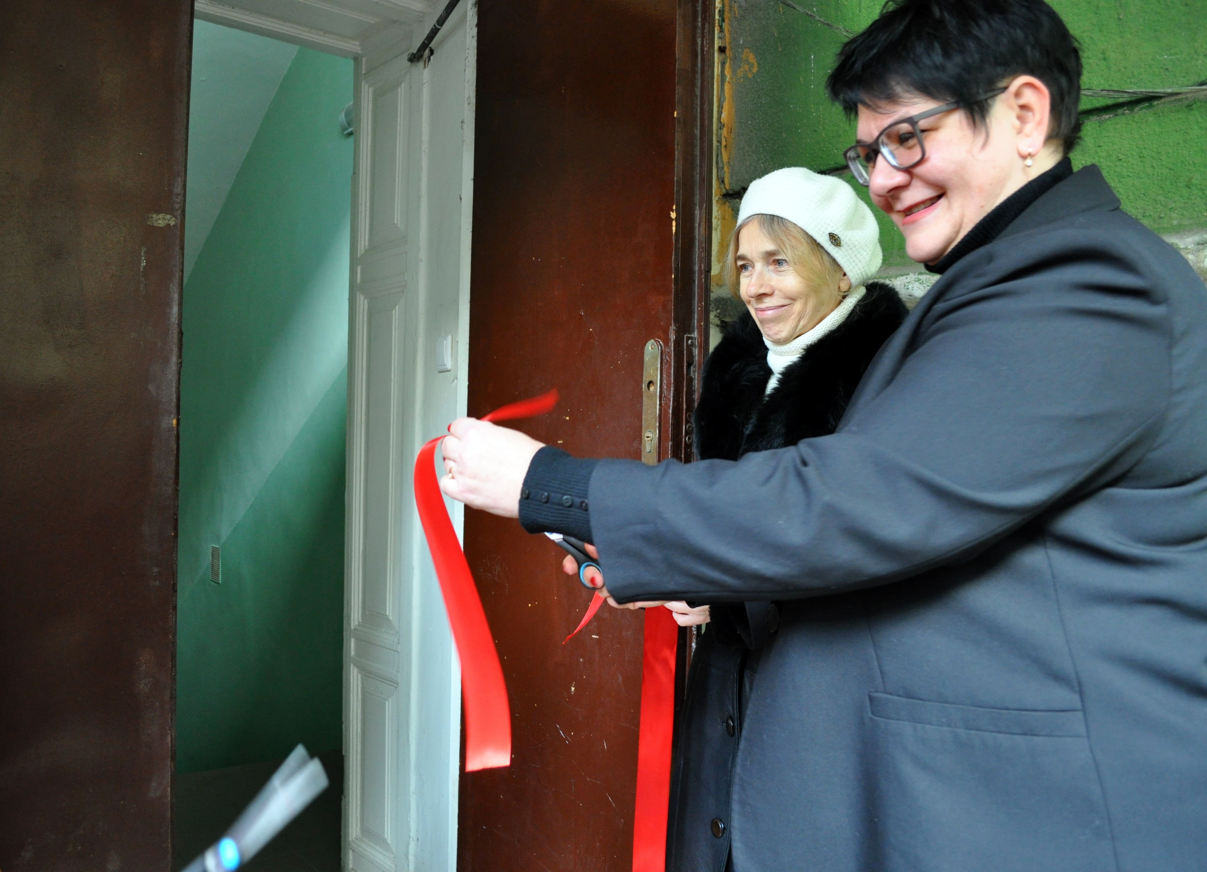 title_695872b03e7b412762486171767404208