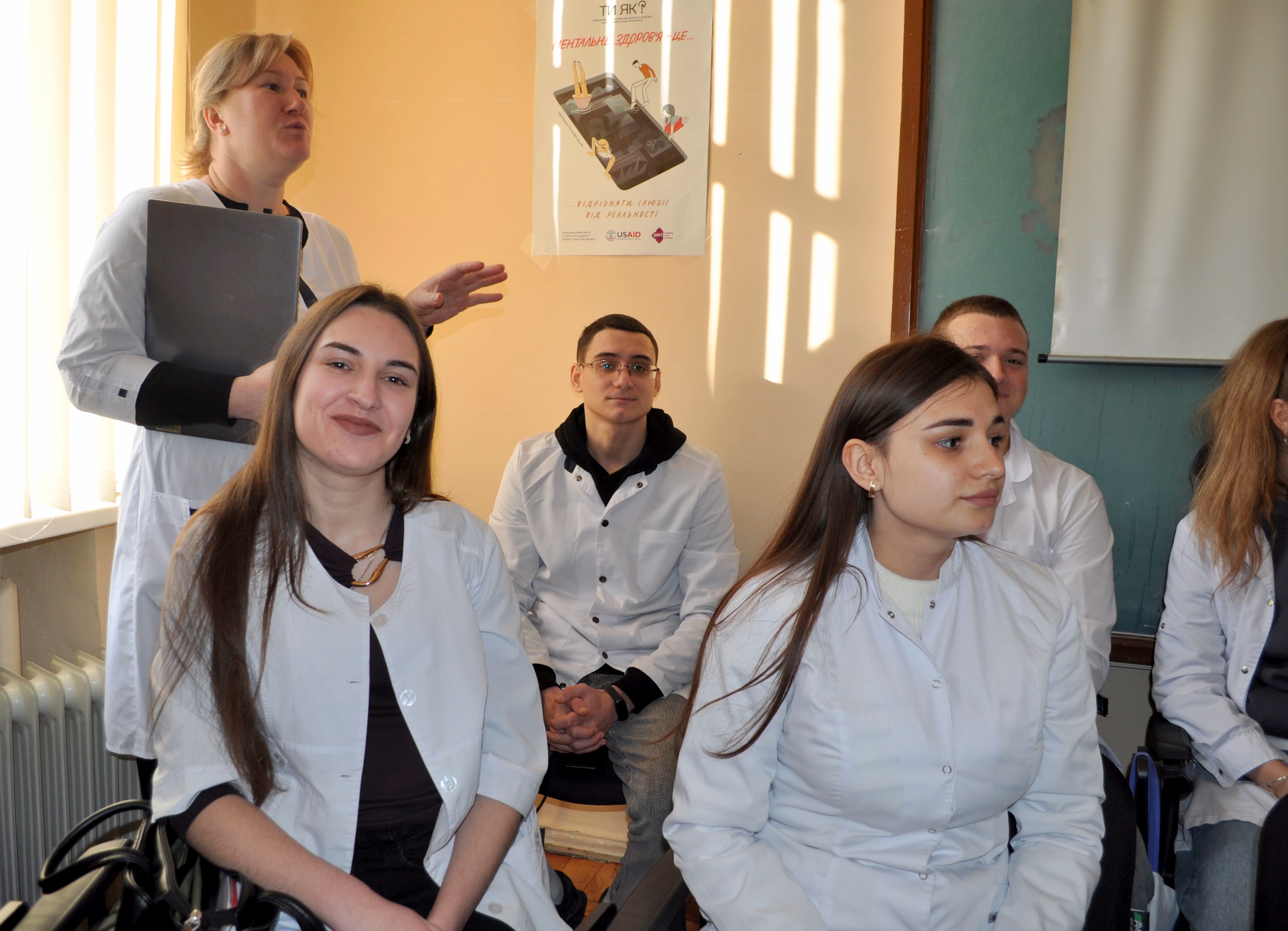 title_695872b03e7d115077954311767404208