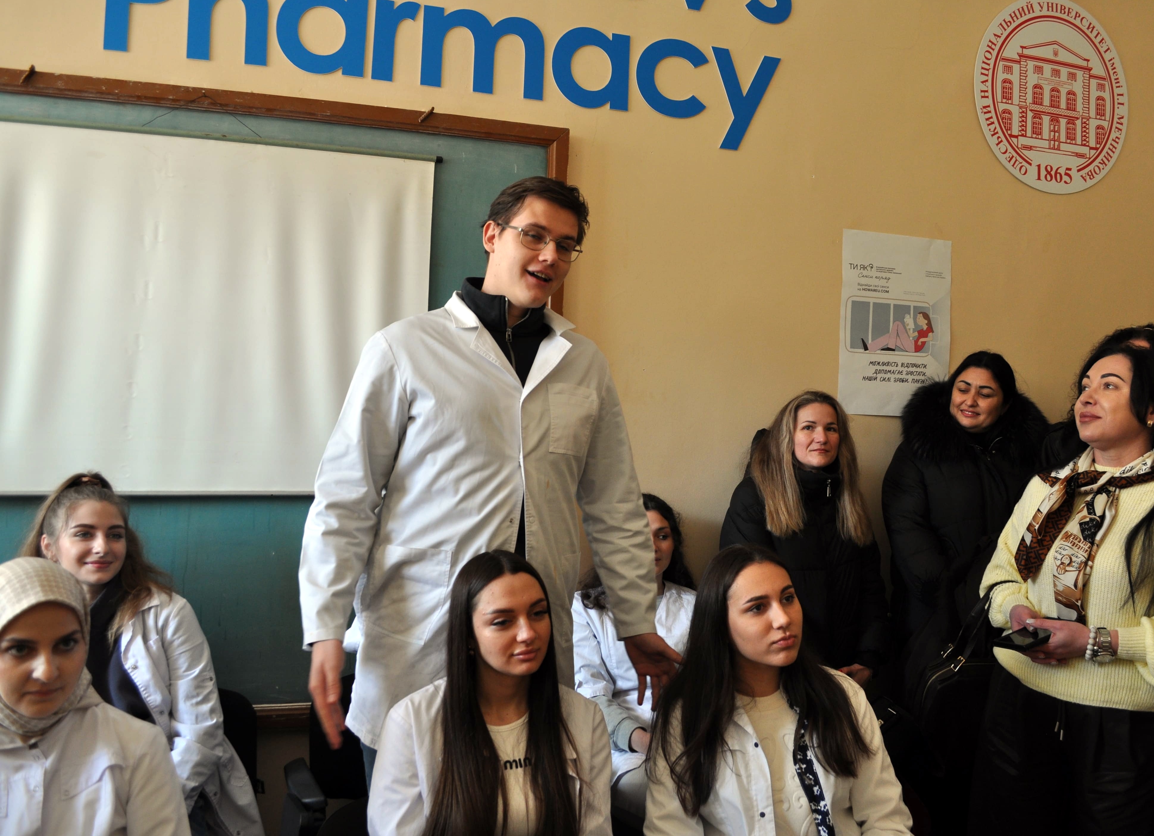 title_695872b03e8297139546081767404208