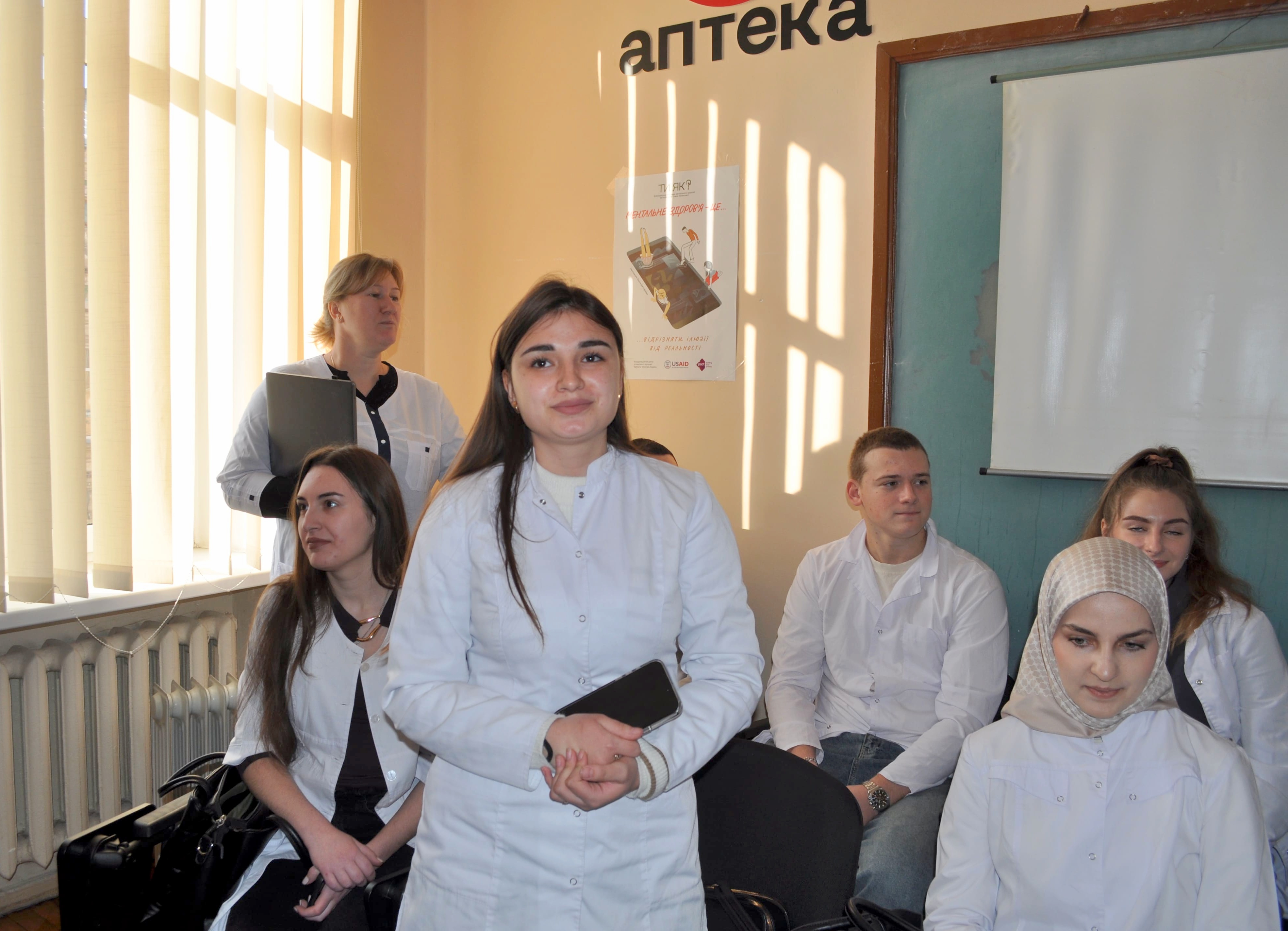 title_695872b03e865618801371767404208