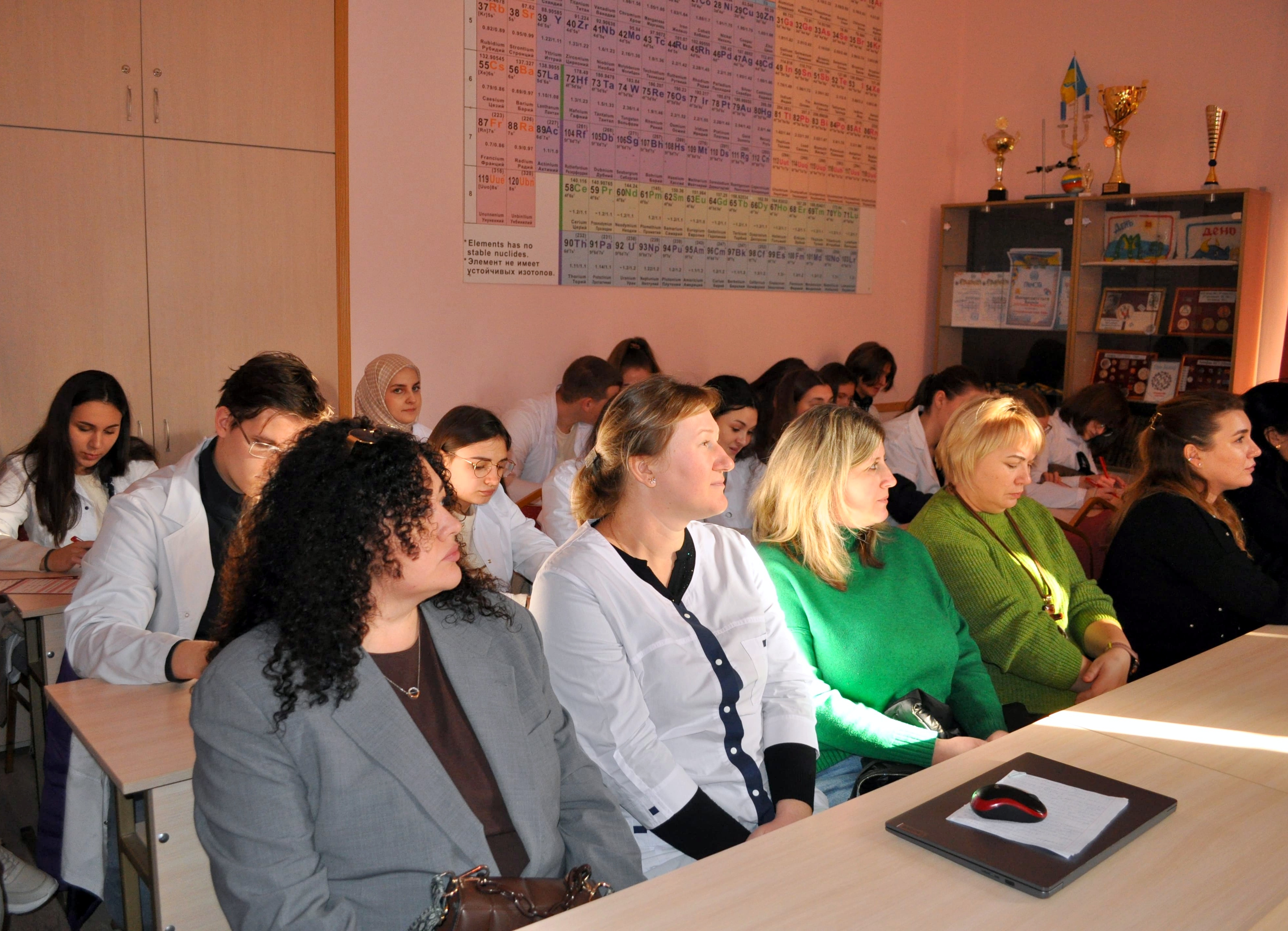 title_695872b03e9ef9875139441767404208